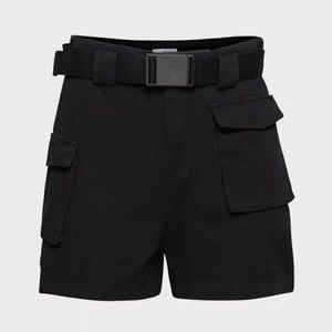 Aritzia Tna Cargo Short 5” Black Size Medium NWT!